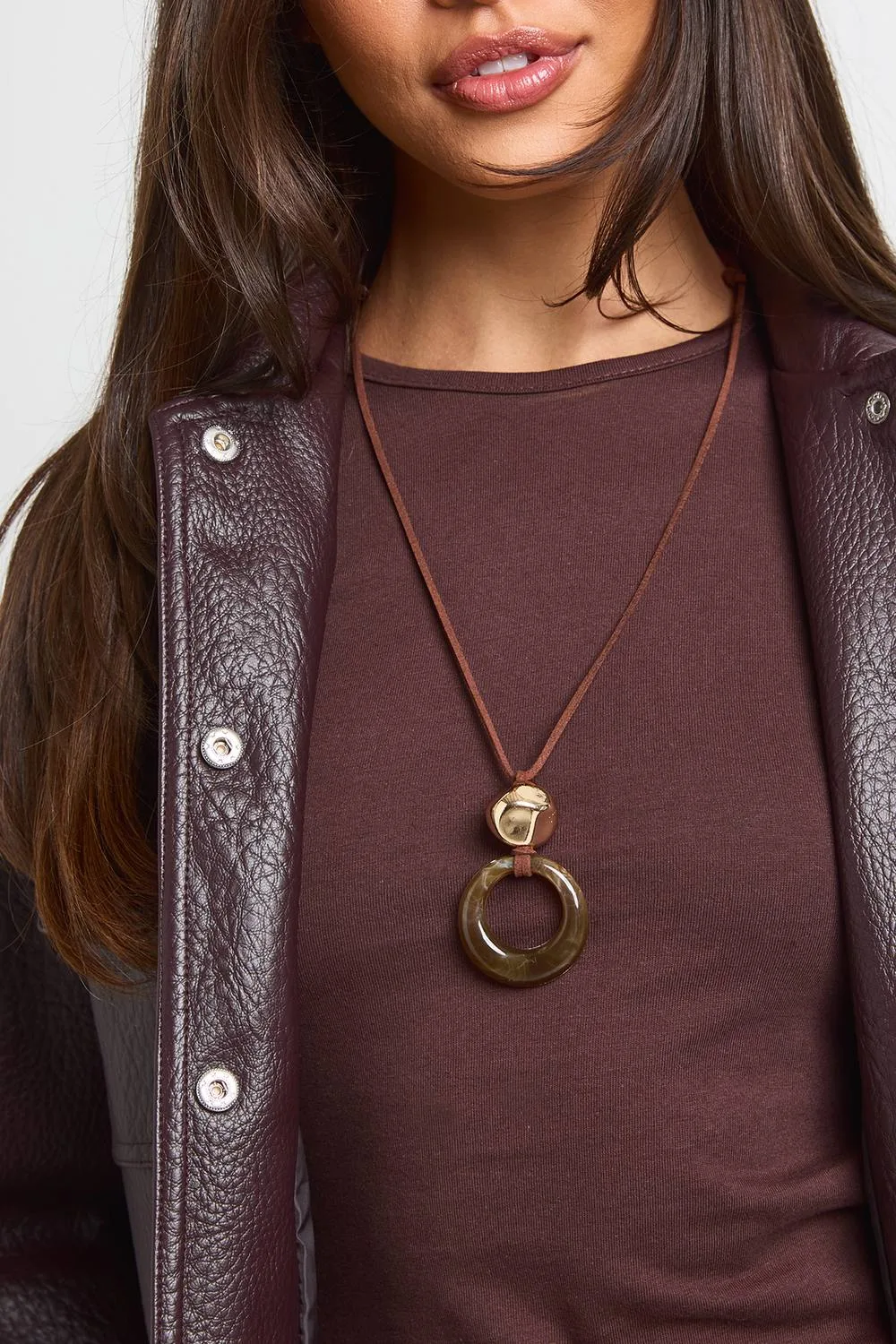 Resin & Gold Pendant Rope Necklace by boohoo