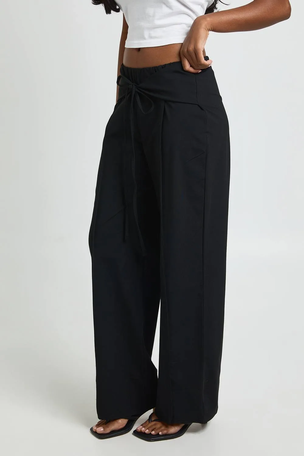 Structured Seam Detail Tie Waist Straight Leg Trouser by boohoo