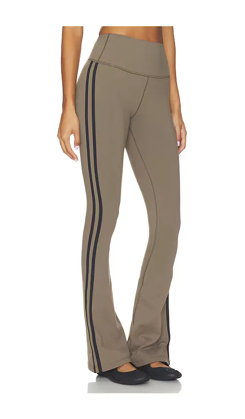 Raquel Highwaist Supplex Flare 32 Legging by Splits59