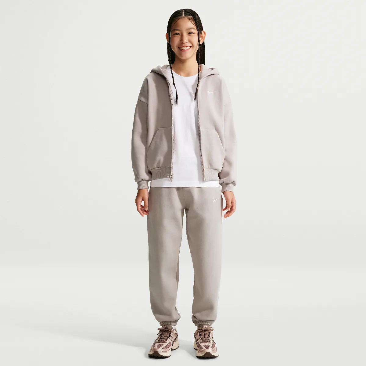 Solo Swoosh Fleece Cuffed Basketball Pants by Nike