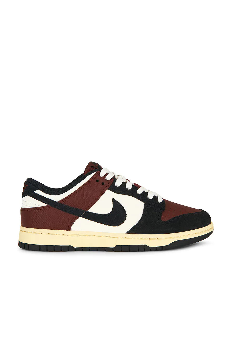 Dunk Low Retro by Nike