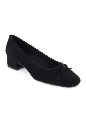 Noviesu Pumps by Pelle Moda