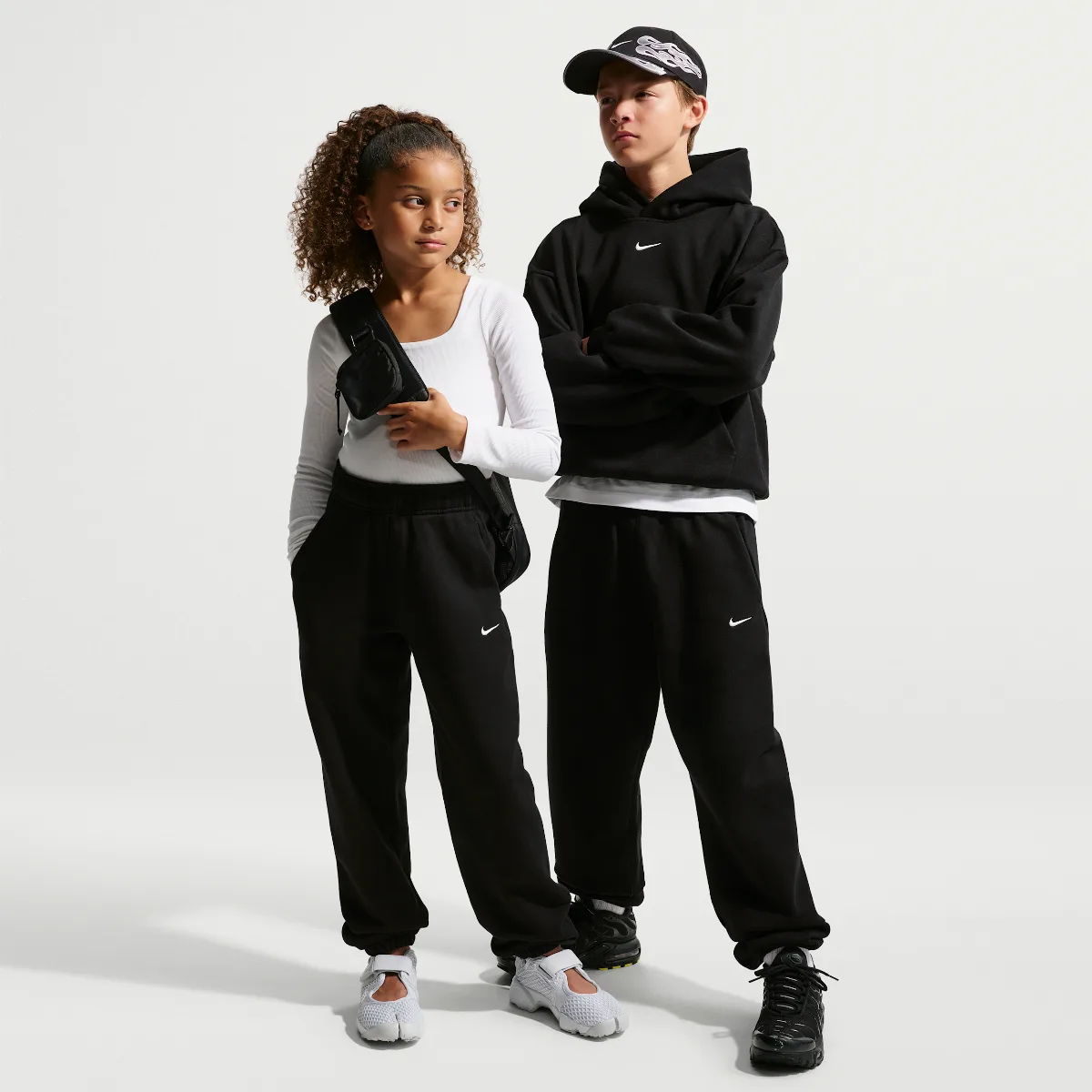 Solo Swoosh Fleece Cuffed Basketball Pants by Nike