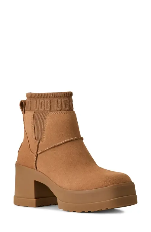 Moxy Water Resistant Chelsea Boot by UGG(r)