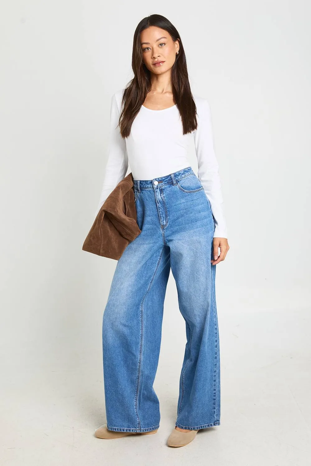 Waist Loose Fit Wide Leg Jean by boohoo