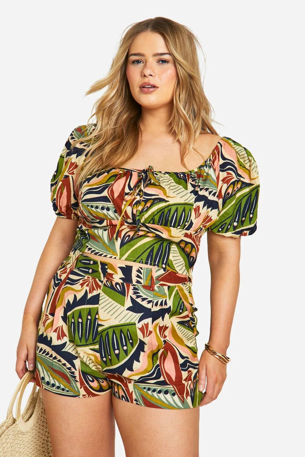 Linen Feel Paisley Print Pleat Front Short by boohoo