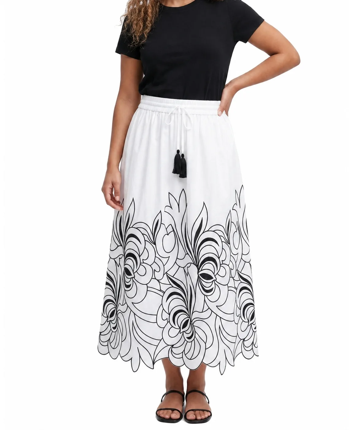 Embroidered Elastic Waist Skirt