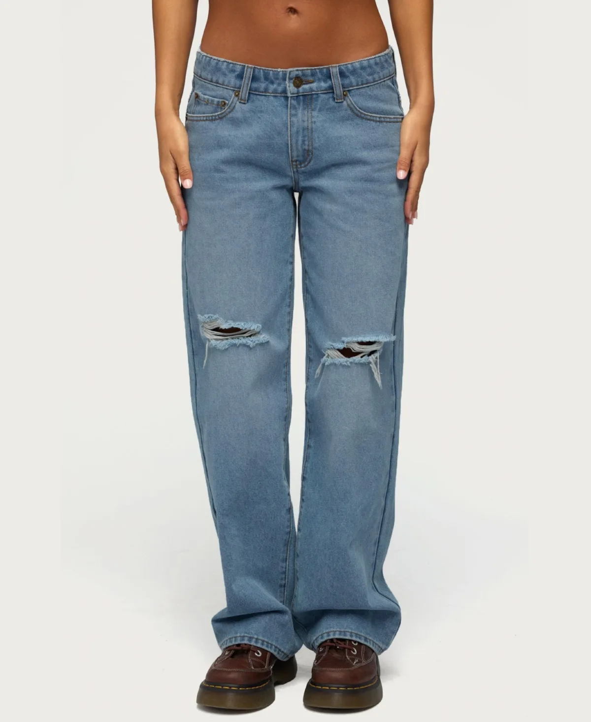 Juju Distressed Low-Rise Baggy Jeans by Edikted
