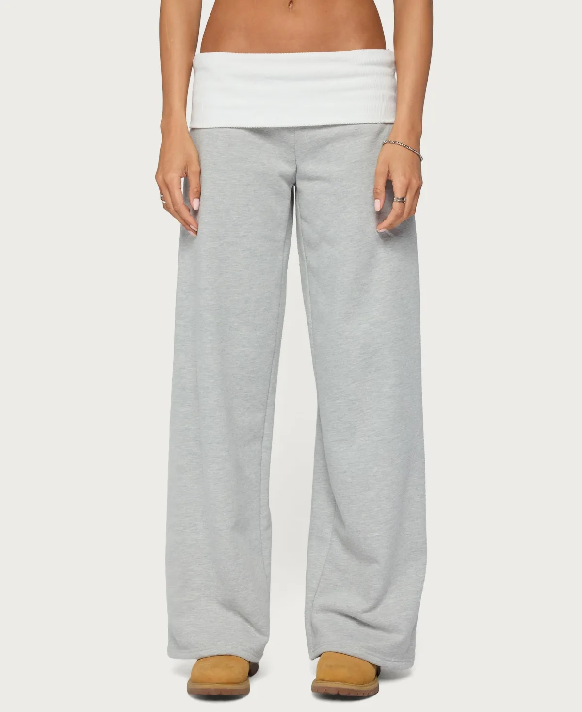 Idha Contrast Foldover Baggy Sweatpants by Edikted