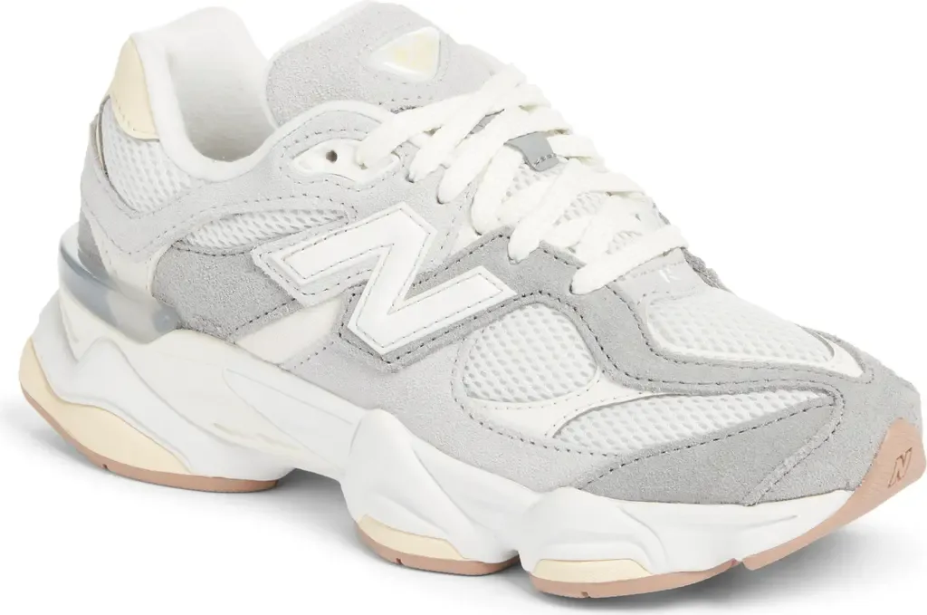 9060 Sneaker by New Balance