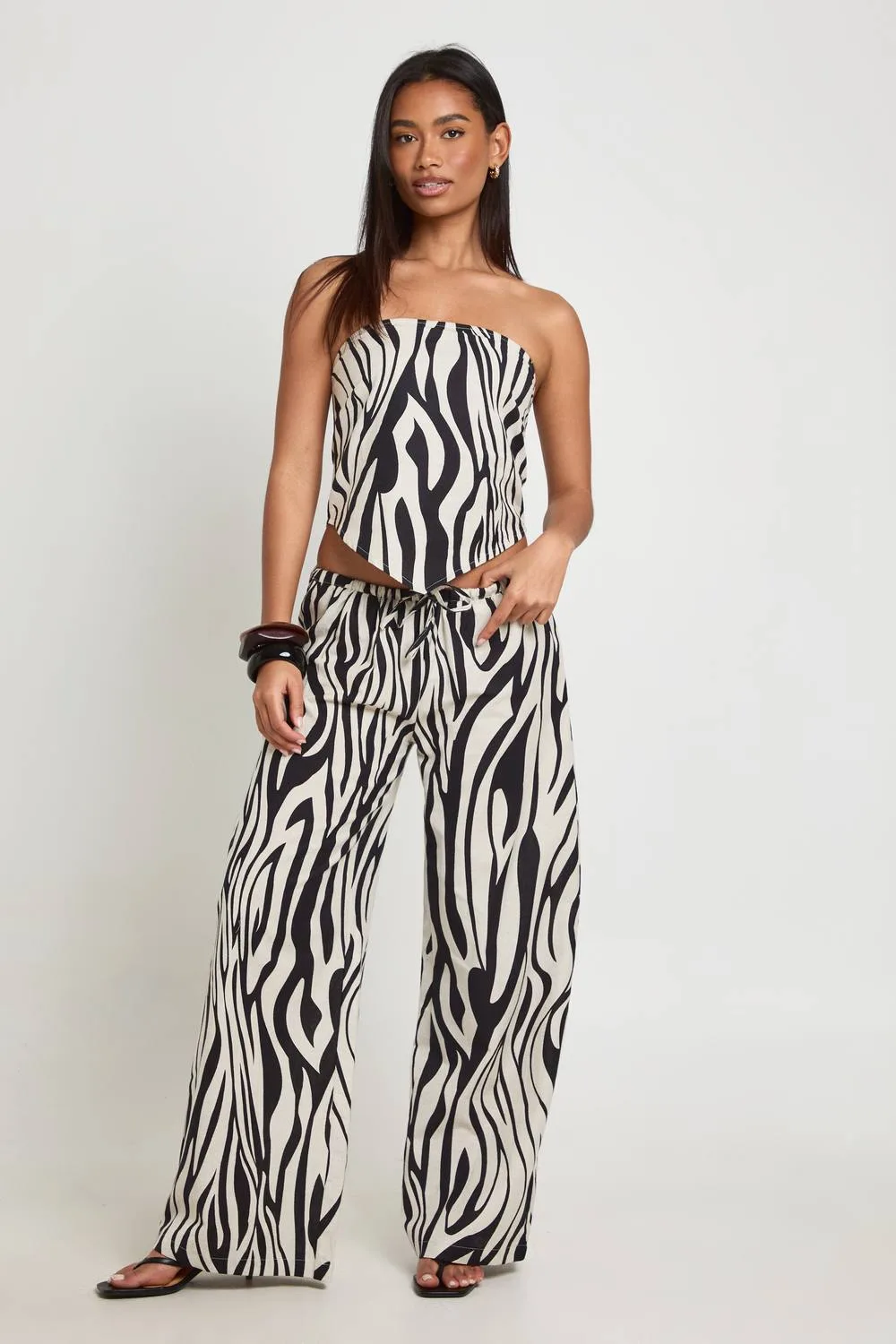 Linen Look Wide Leg Trousers by boohoo