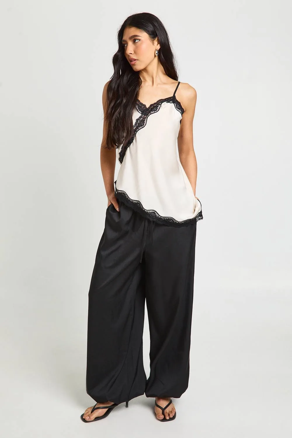 Woven Crepe Balloon Trouser by boohoo
