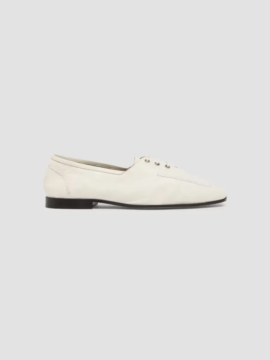 Gino Lace-Up Leather Shoes by Bottega Veneta
