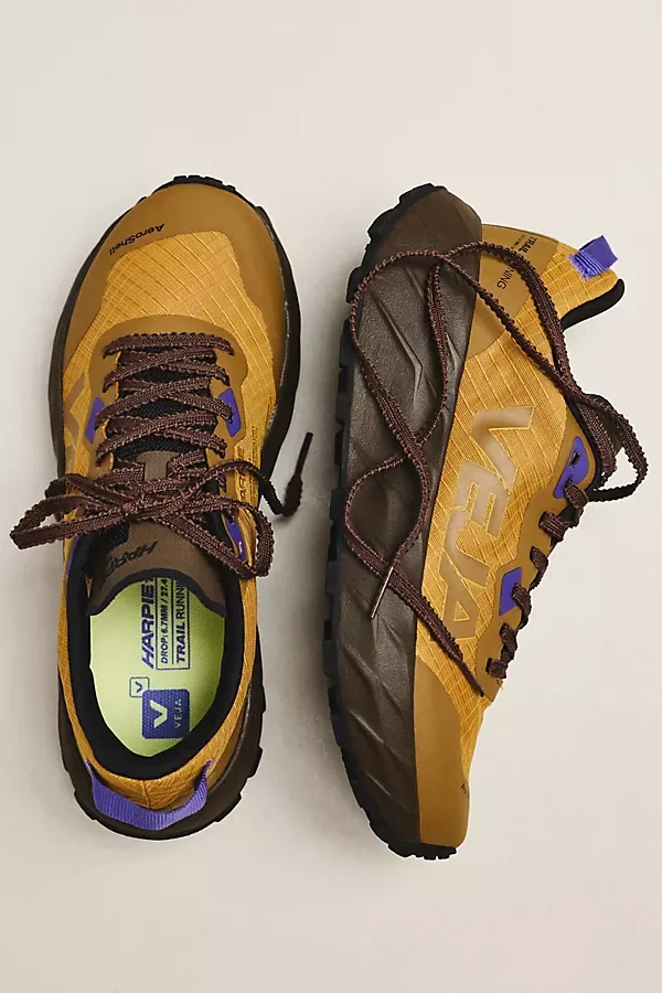 Harpie Trail Performance Sneakers by VEJA