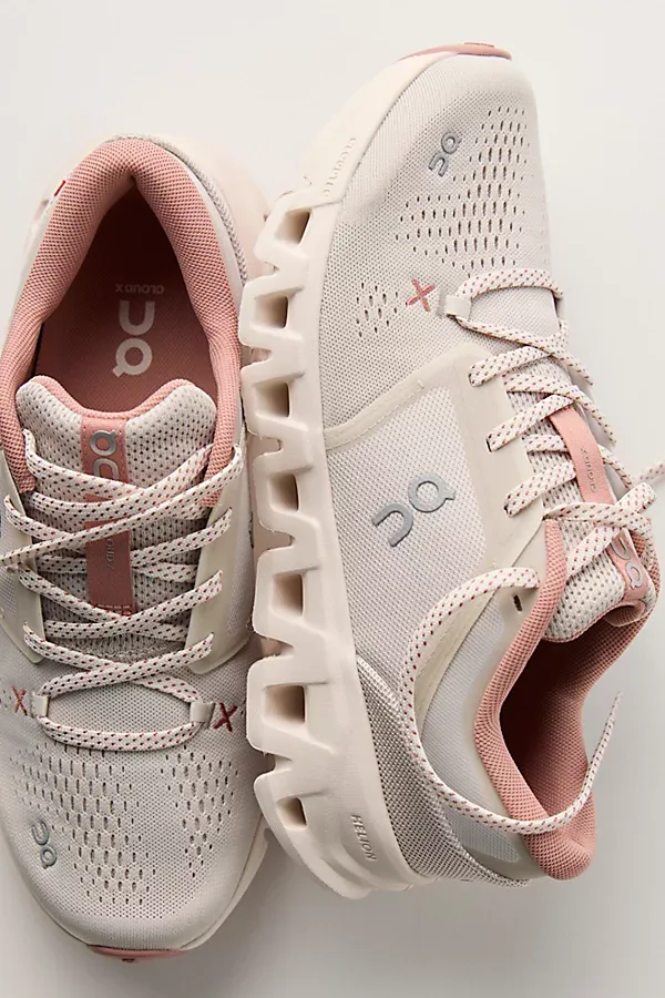 Cloud x 5 Sneakers by On
