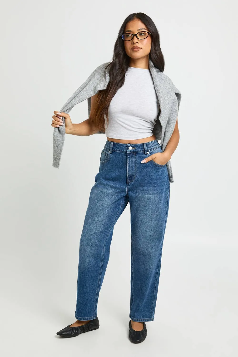 The Petite High Waist Mom Jean in Vintage Wash by boohoo