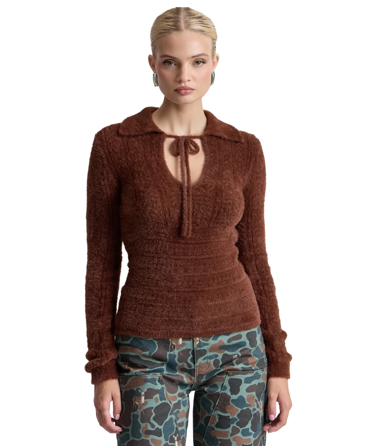 Spread Collar Keyhole Sweater by Avec Les Filles