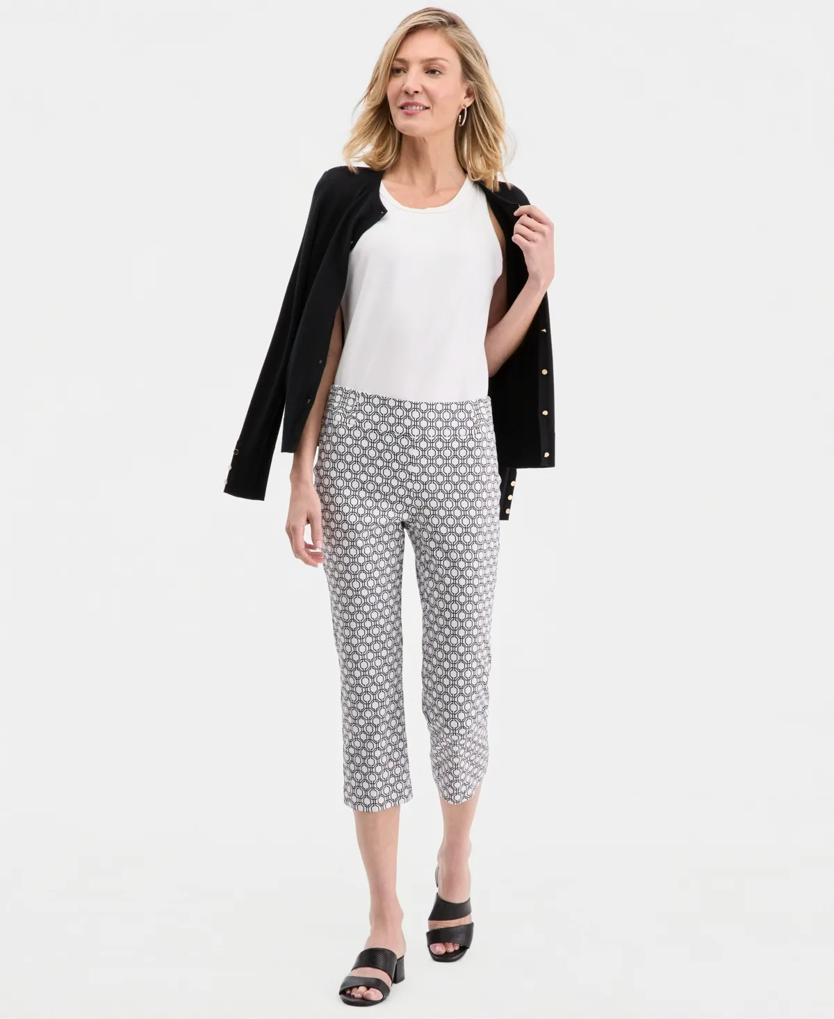 Printed Pull-On Capri Pants