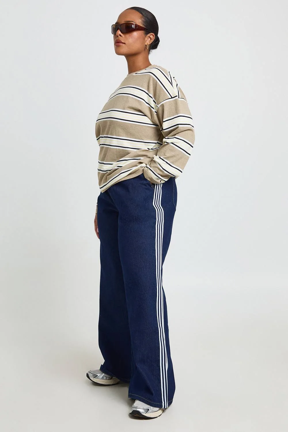 Stripe Detail Elasticated Wide Leg Jean by boohoo