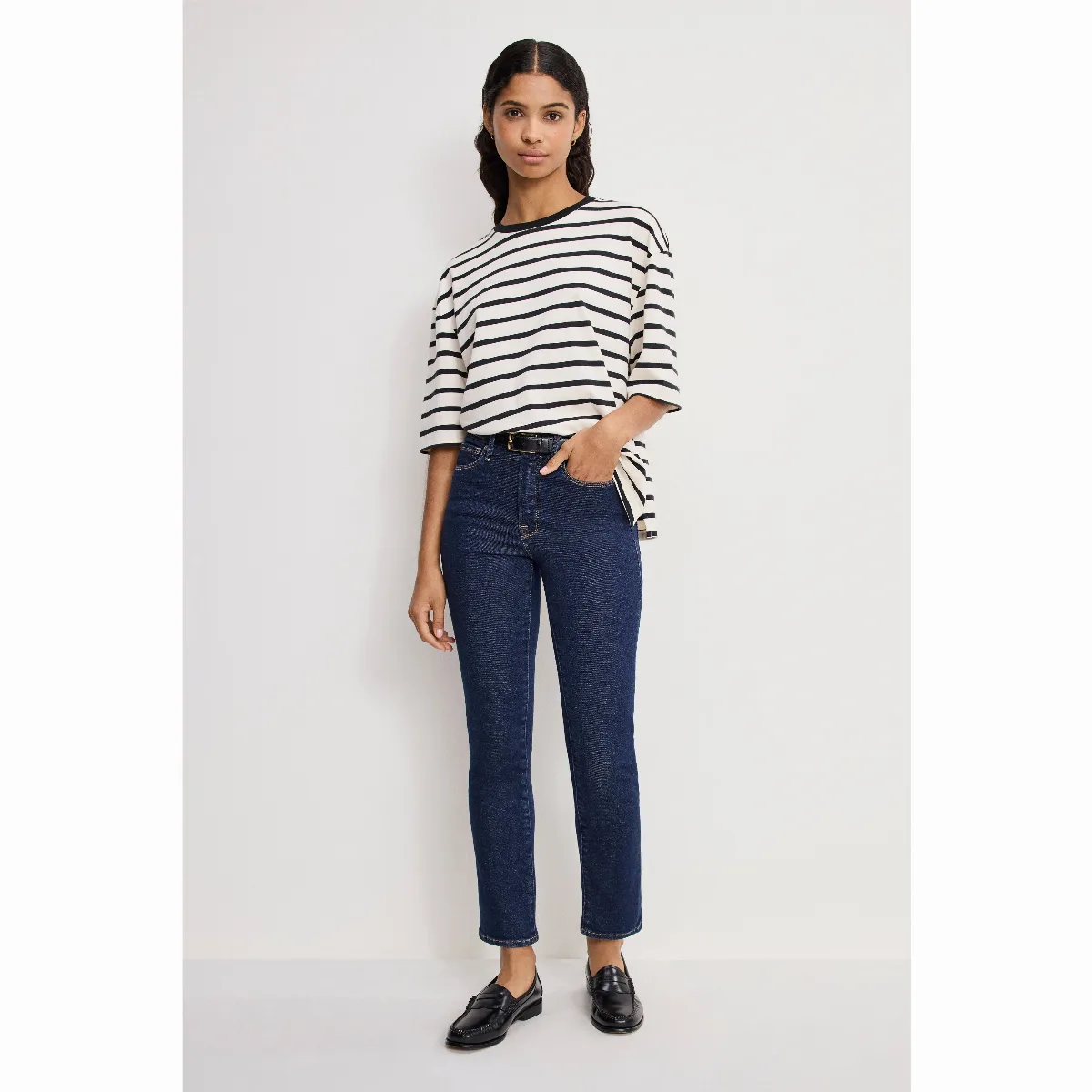 Good Legs Straight Jeans - Extra Stretch, Flat Tummy Tech, Gap-Proof Waistband by GOOD AMERICAN