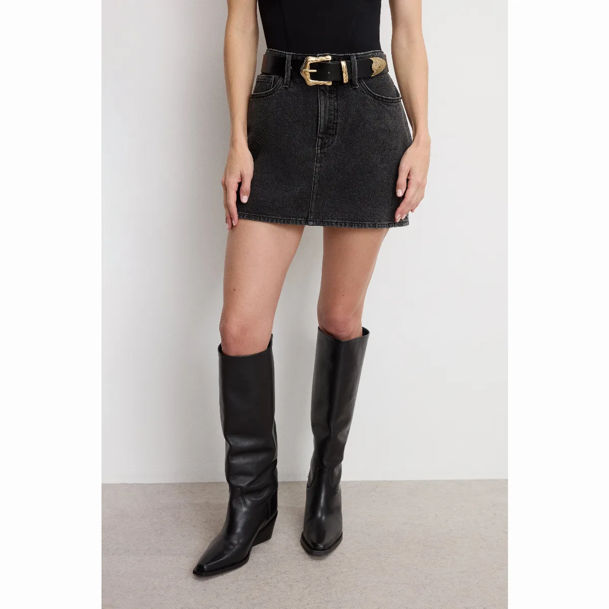 Good 90s Mini Skirt - by Khloé Kardashian by GOOD AMERICAN