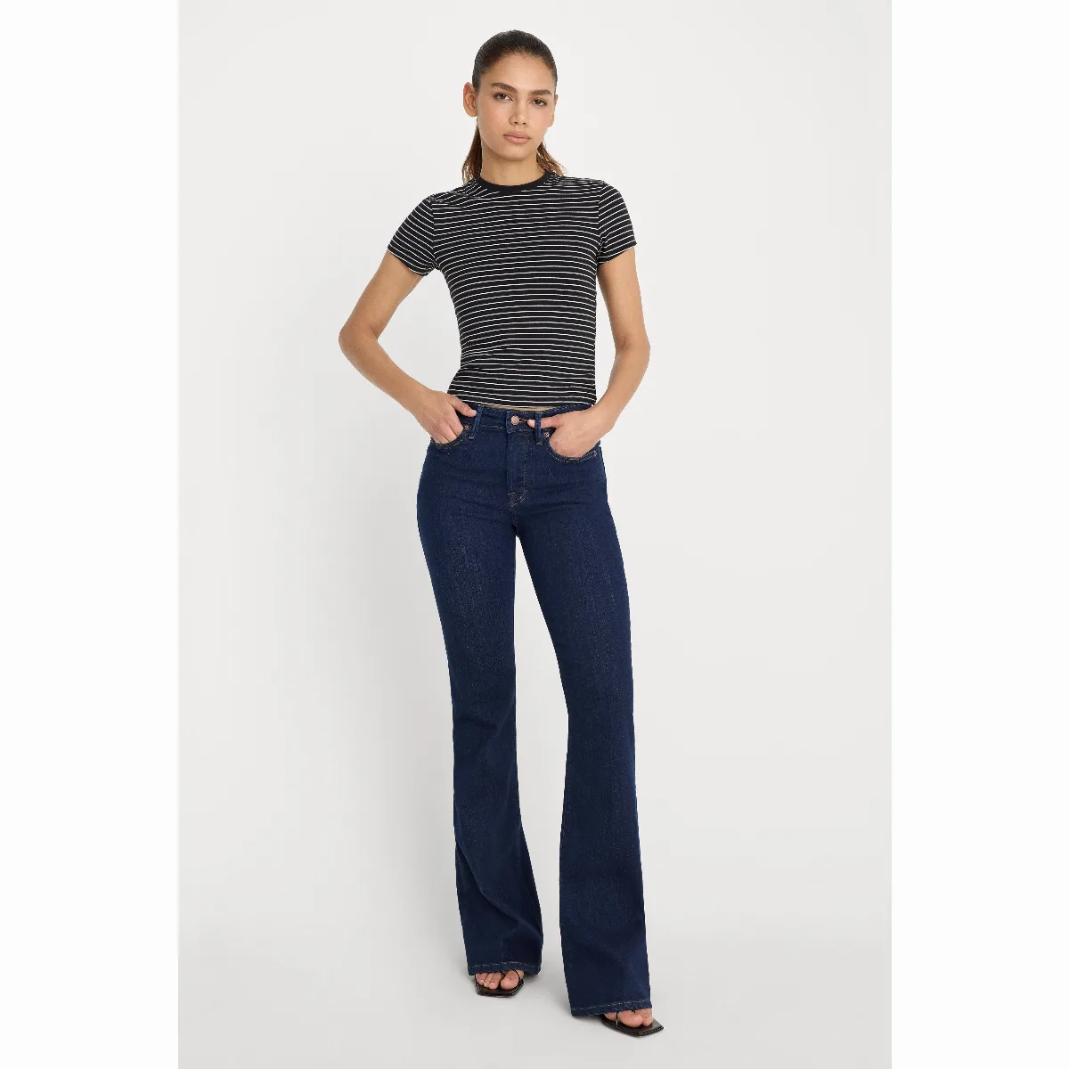 Good Legs Flare Jeans Extra Stretch, Flat Tummy Tech, Gap-Proof Waistband by GOOD AMERICAN