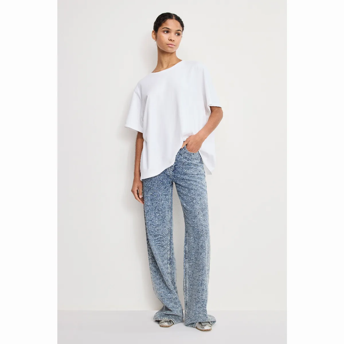 Good Skate Wide Crystal Jeans by Khloé Kardashian by GOOD AMERICAN