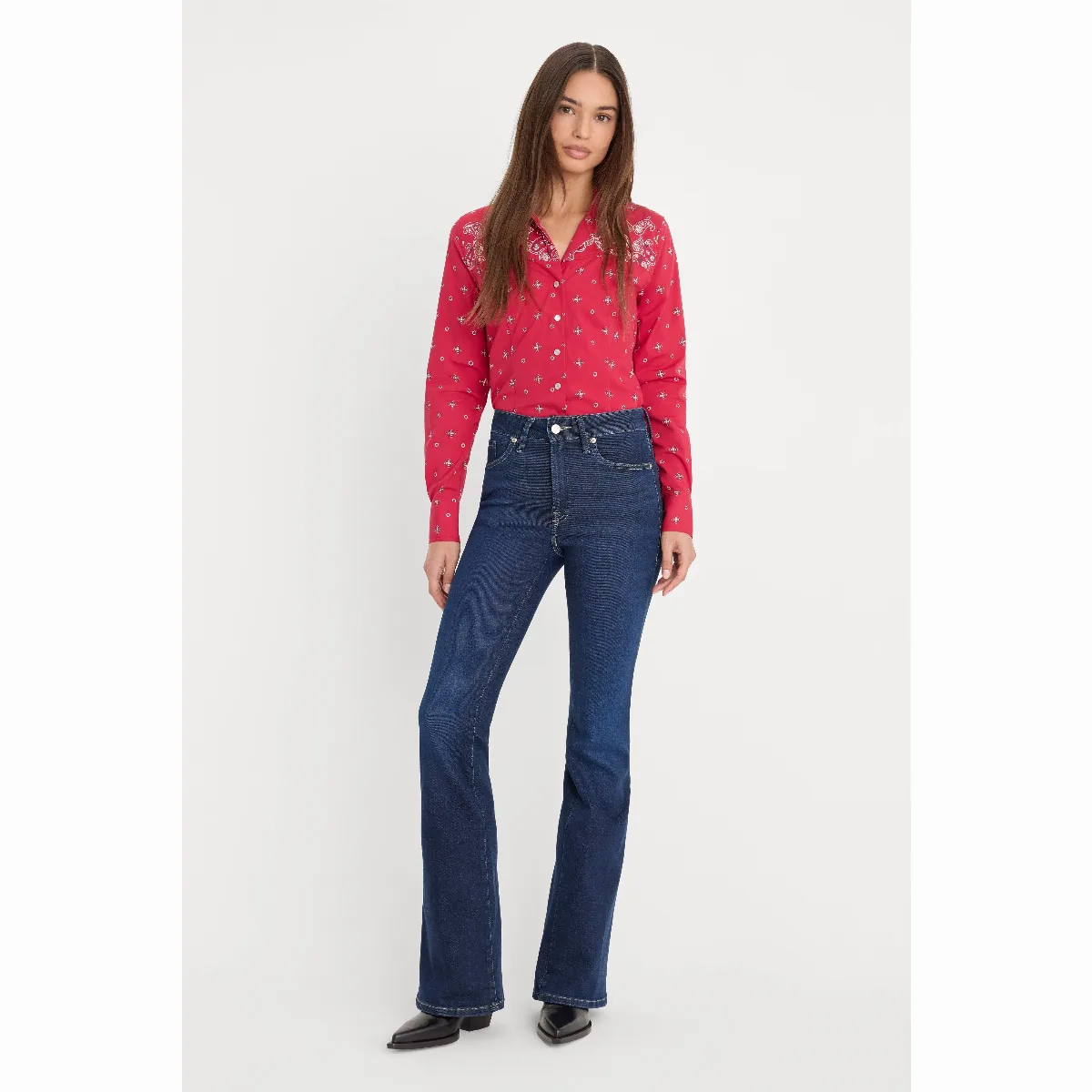 Dolly Joleans Good Legs Flare Jeans by GOOD AMERICAN