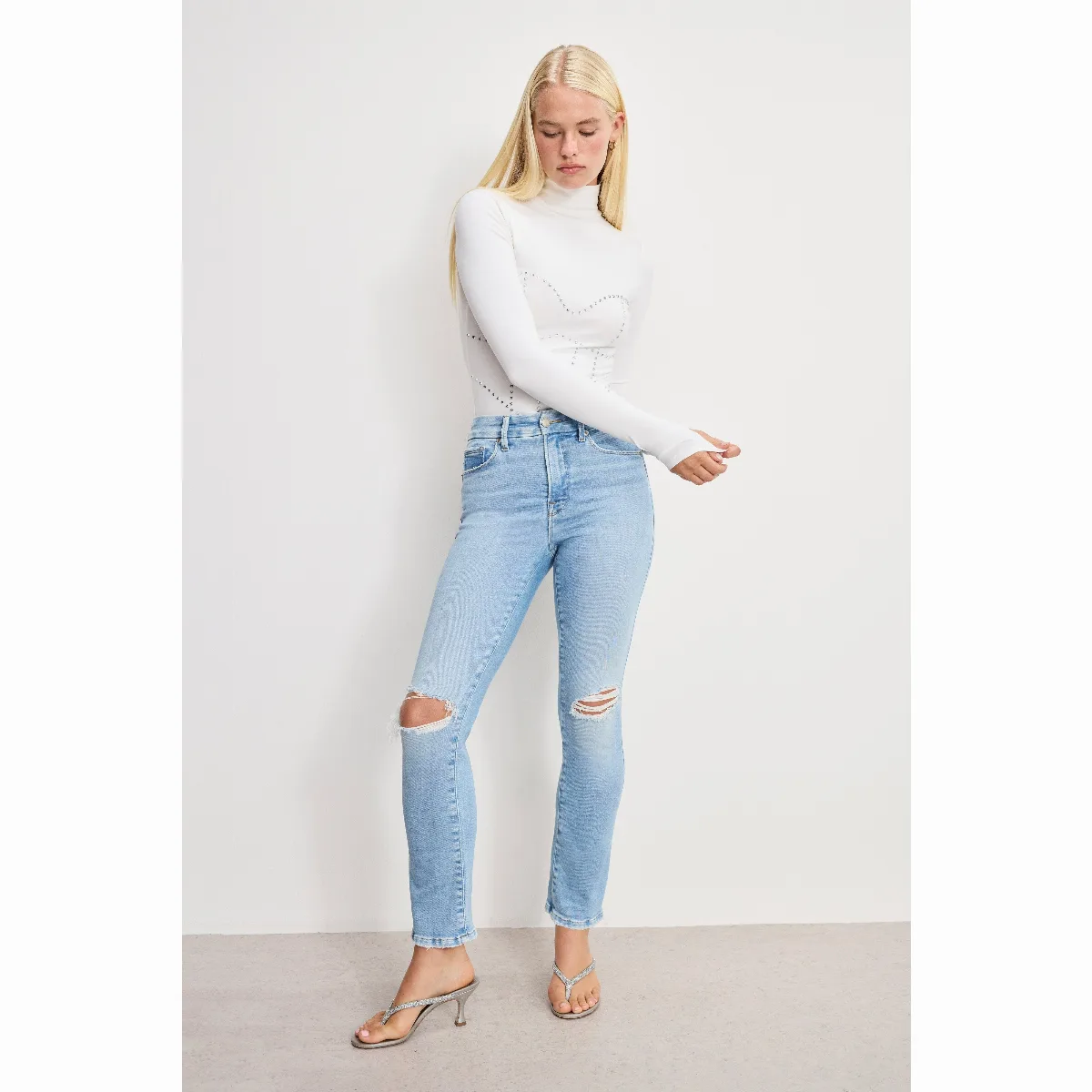 Dolly Joleans Straight Jeans by Khloé Kardashian by GOOD AMERICAN