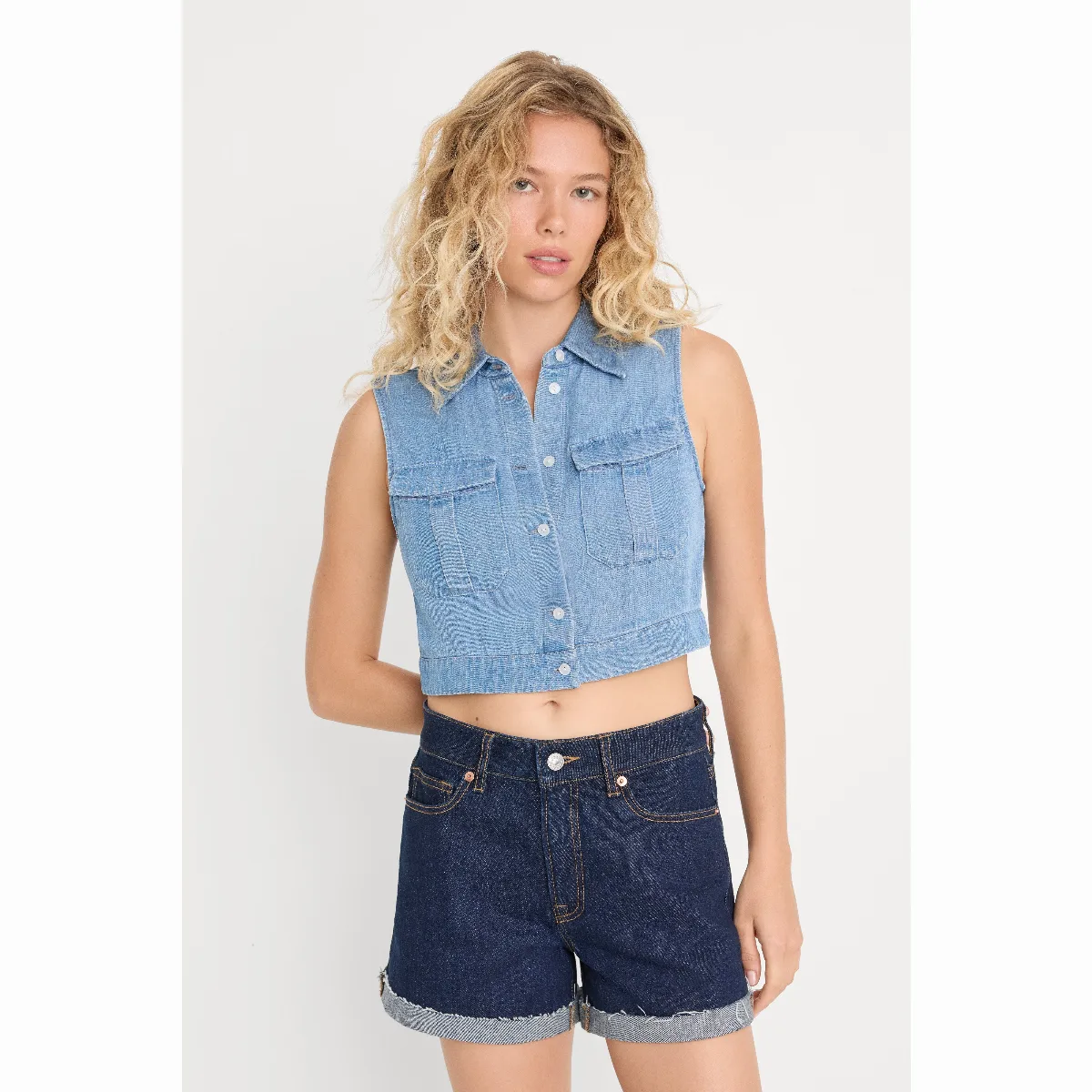 The Denim Anchor Top by Khloé Kardashian by GOOD AMERICAN