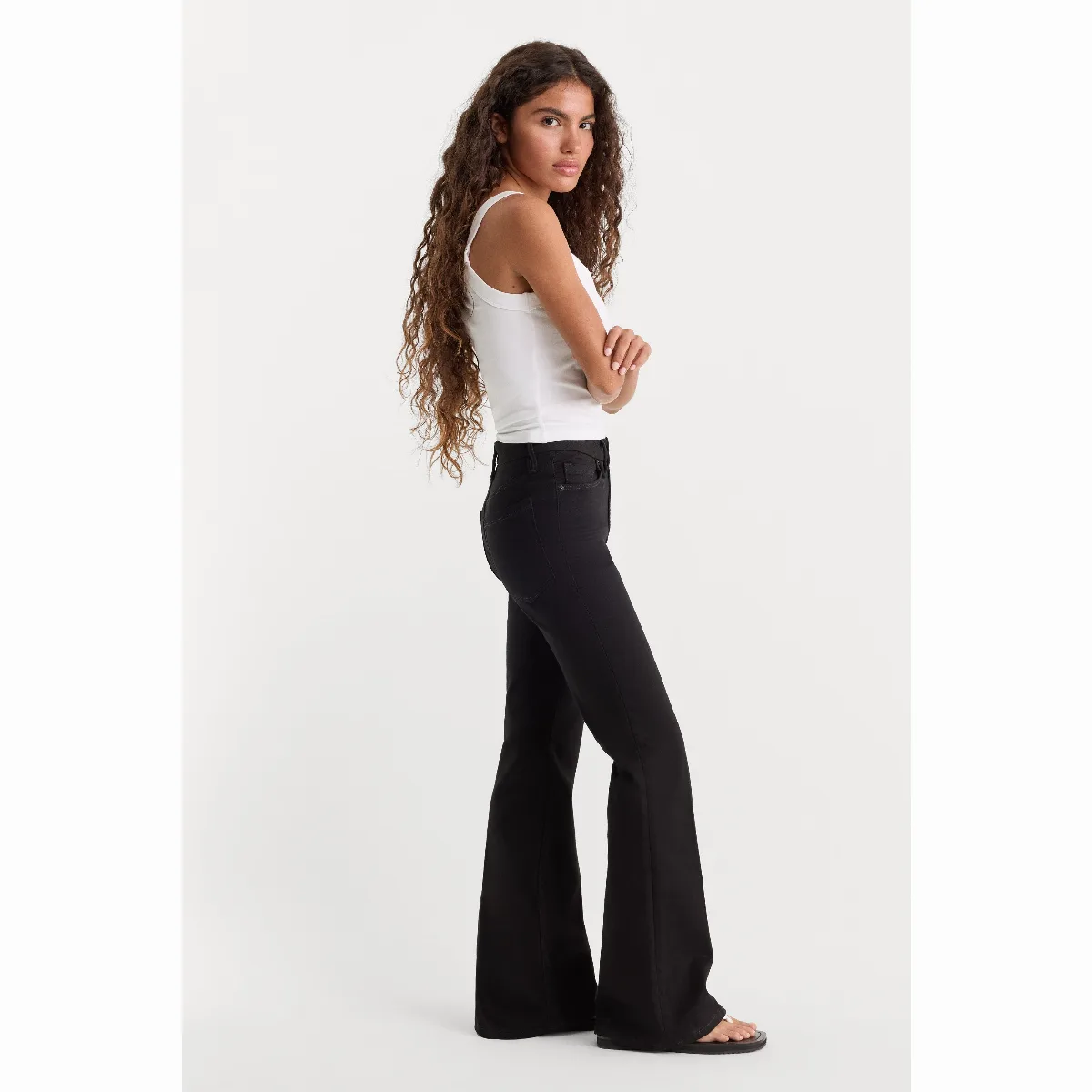 Never Fade Good Flare Jeans by Khloé Kardashian by GOOD AMERICAN