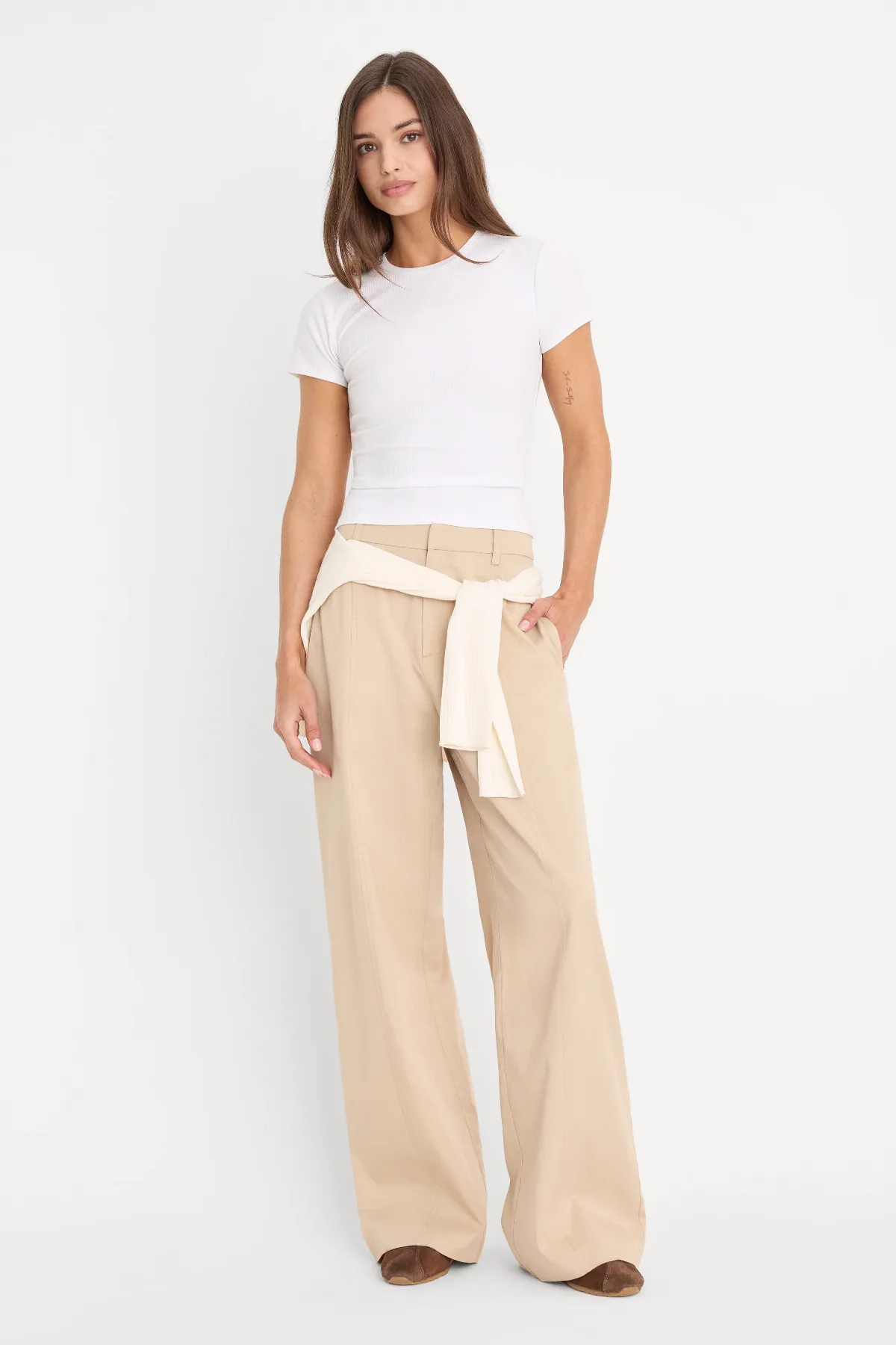 The Seamed Wide Leg Trouser by Khloé Kardashian by GOOD AMERICAN