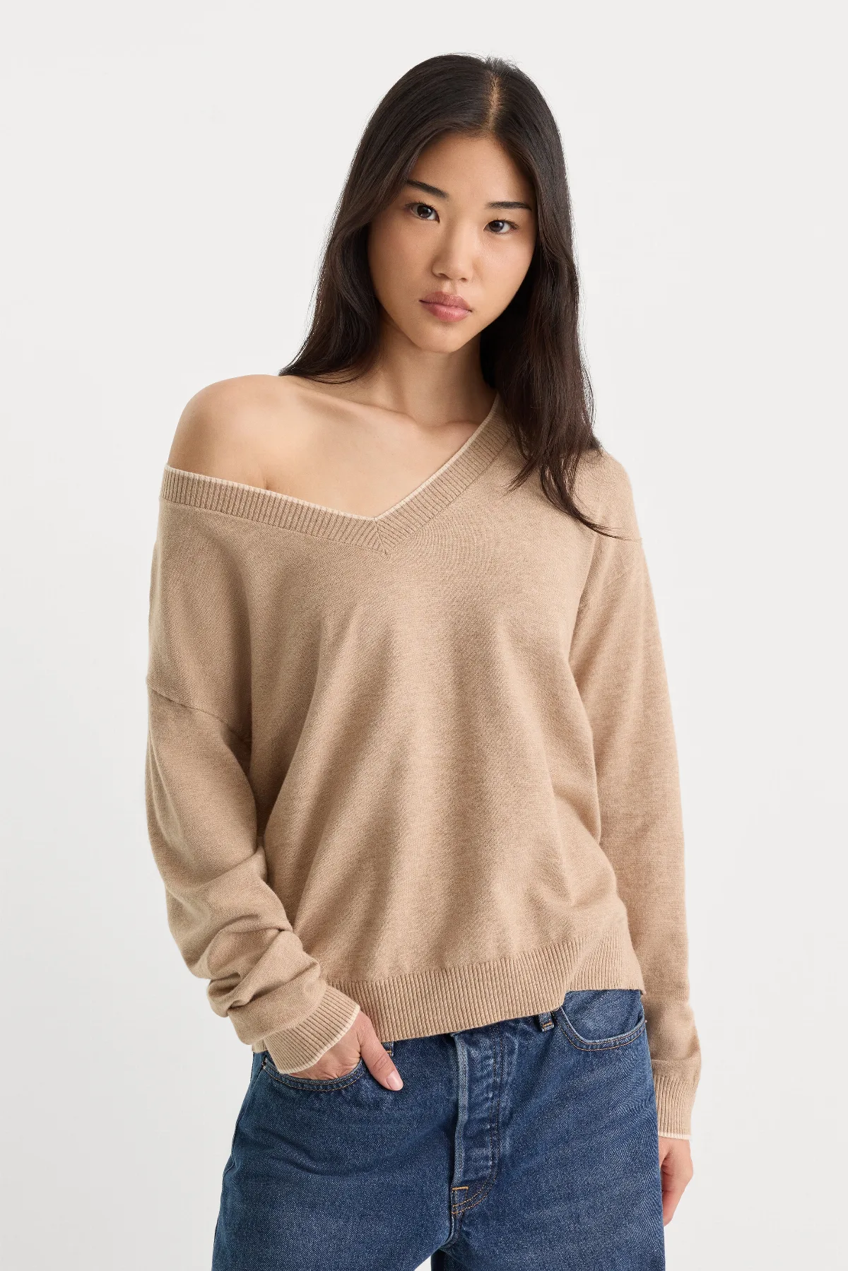 The Cozy V Neck Sweater by Khloé Kardashian by GOOD AMERICAN