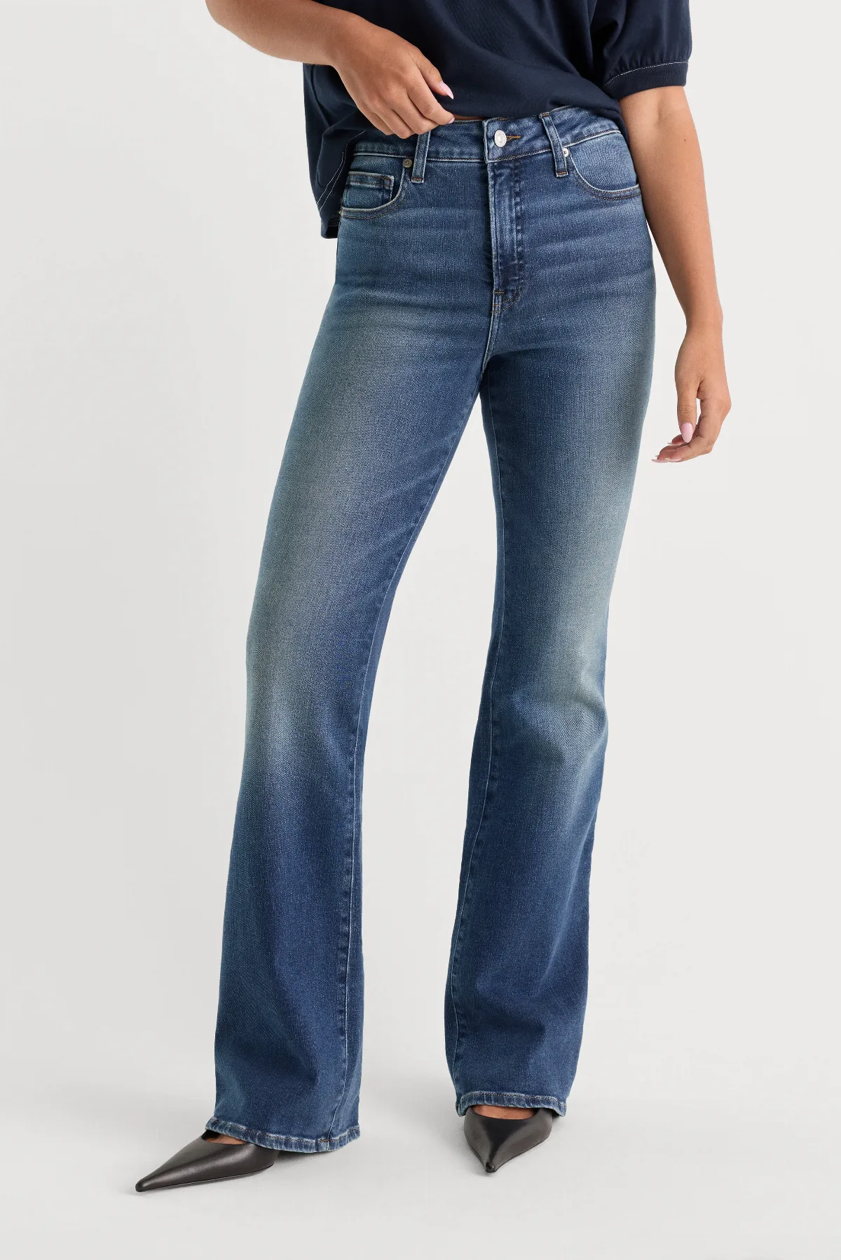 Soft Tech Good Bootcut Jeans by Khloé Kardashian by GOOD AMERICAN