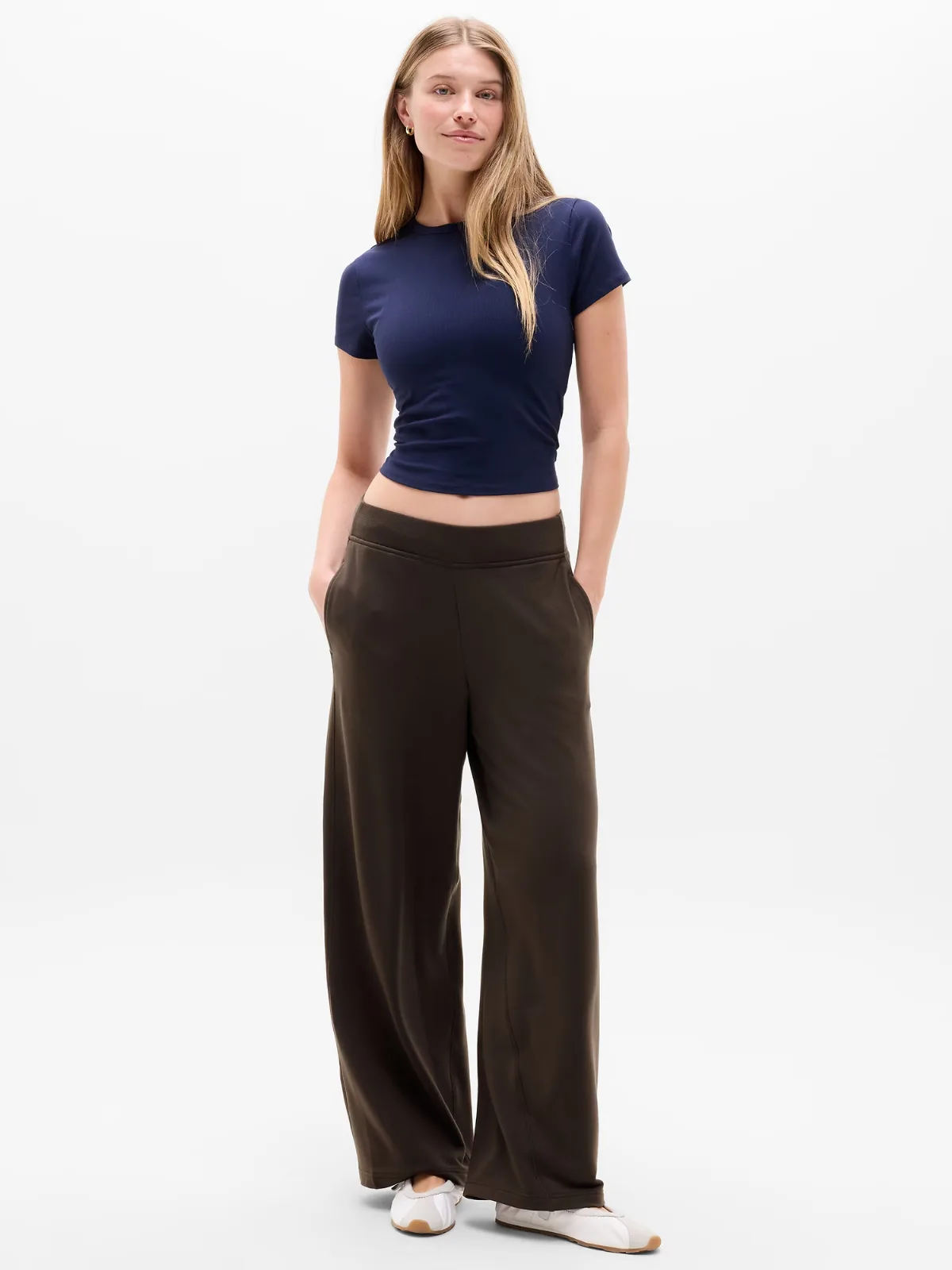 Coaster Luxe Straight Leg Pant