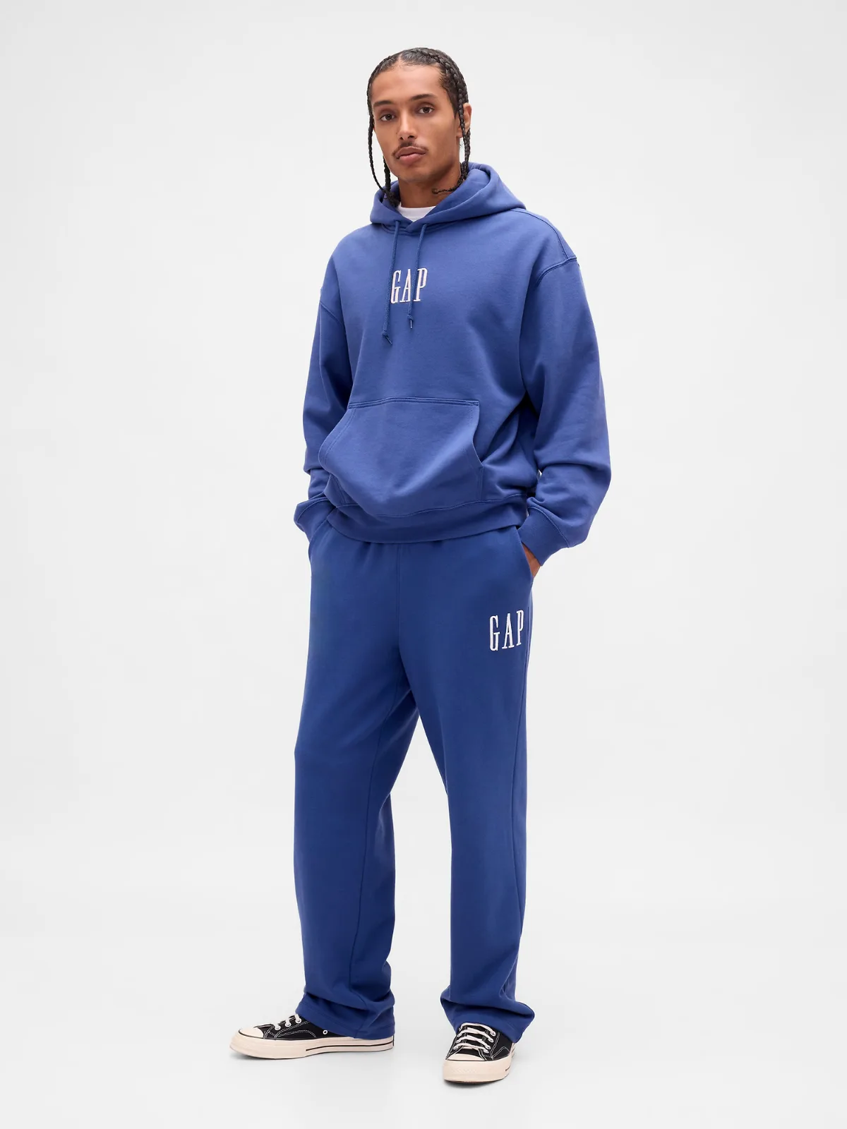 Heavyweight Relaxed Logo Sweatpants by Gap