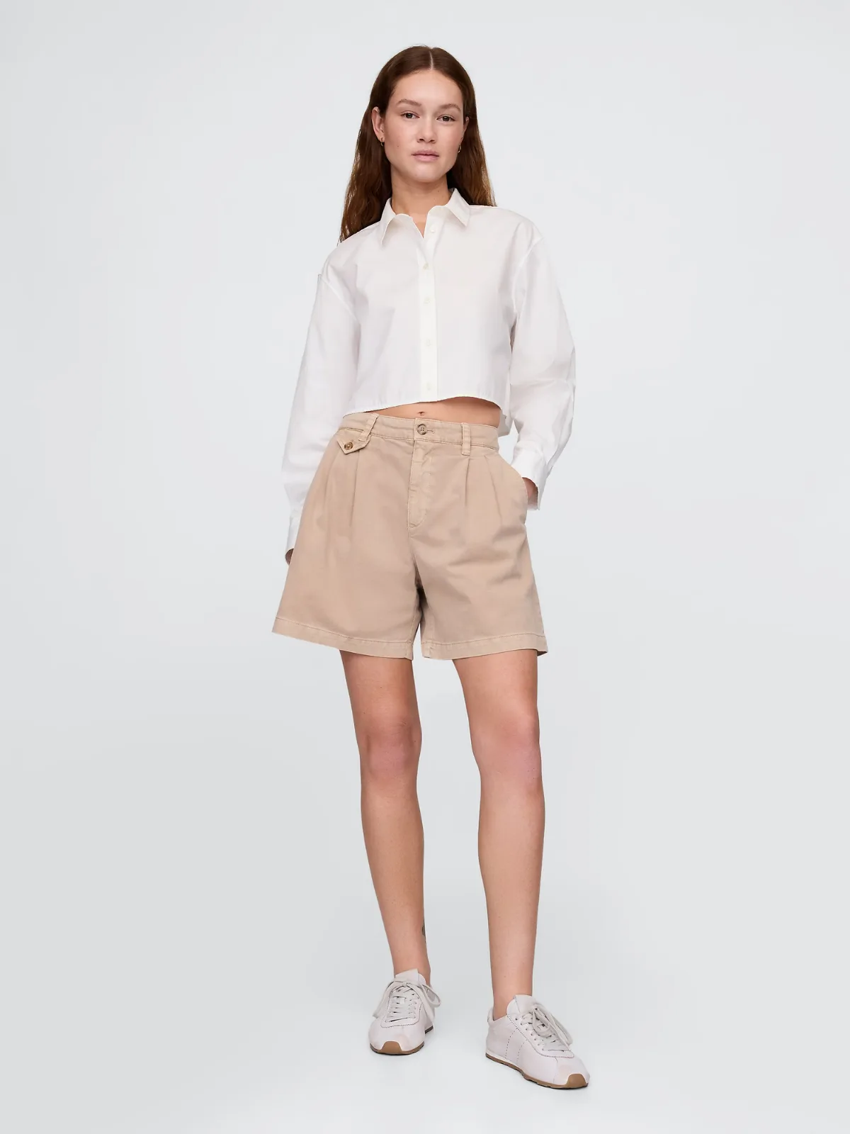 6" Mid Rise Twill Pleated Trouser Shorts by Gap