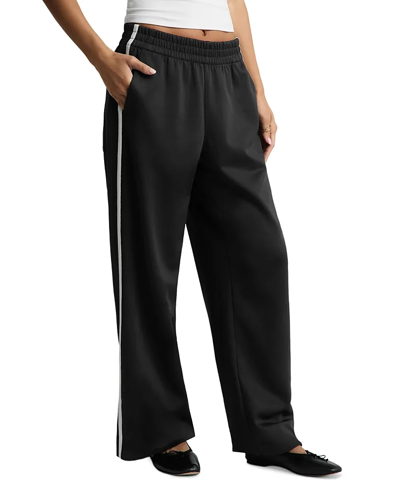 That Tracks Pants by Beyond Yoga