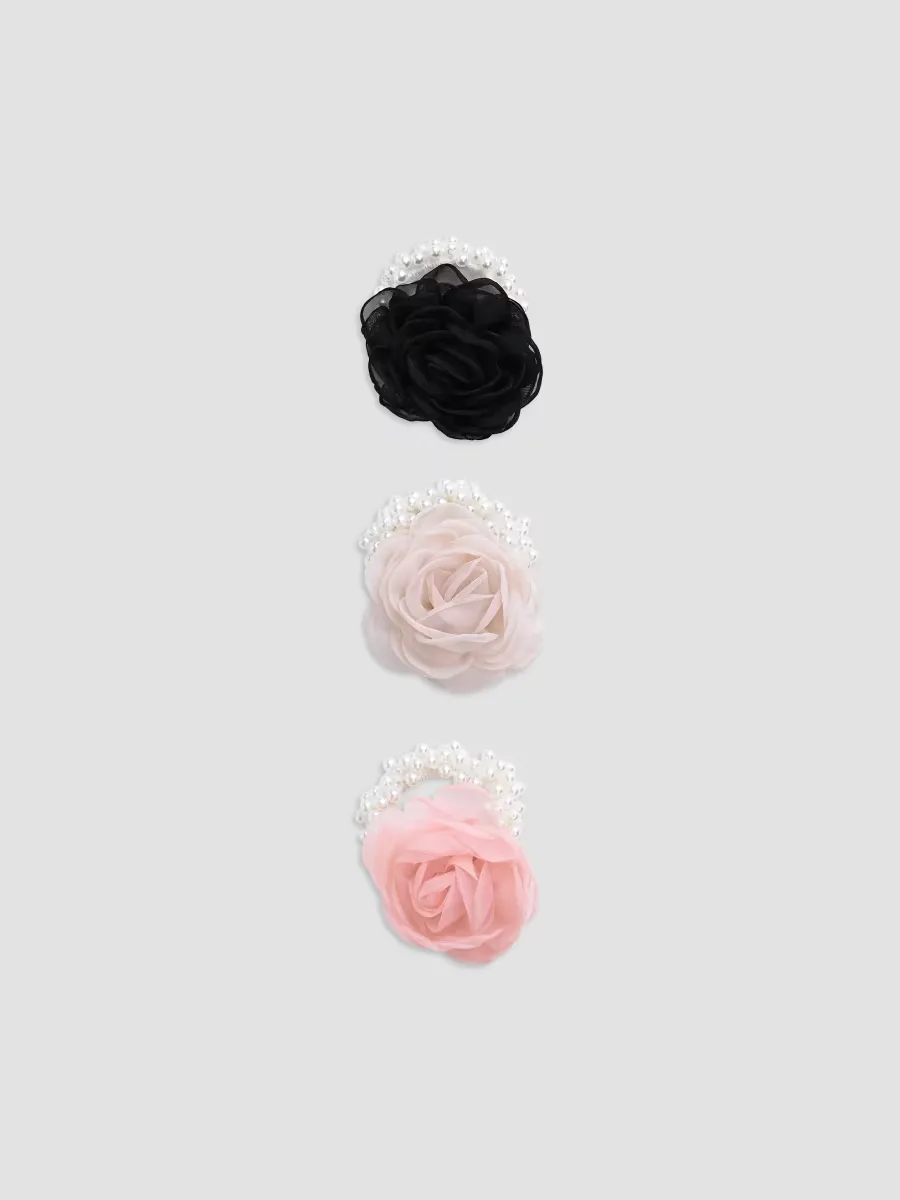 Pearl Petal Scrunchie Set by Mimi Tutu