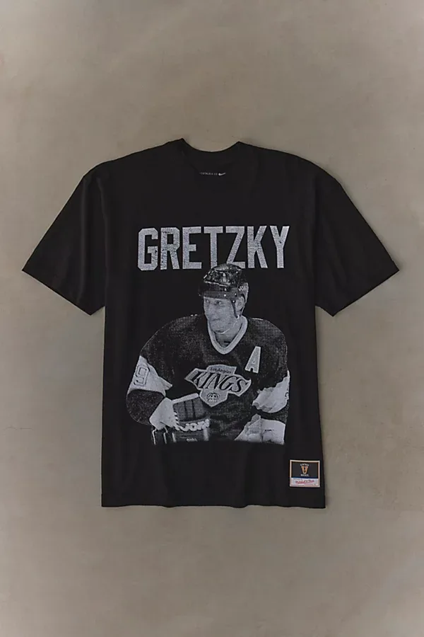 NHL Throwback Legends Player Graphic Tee by Mitchell & Ness