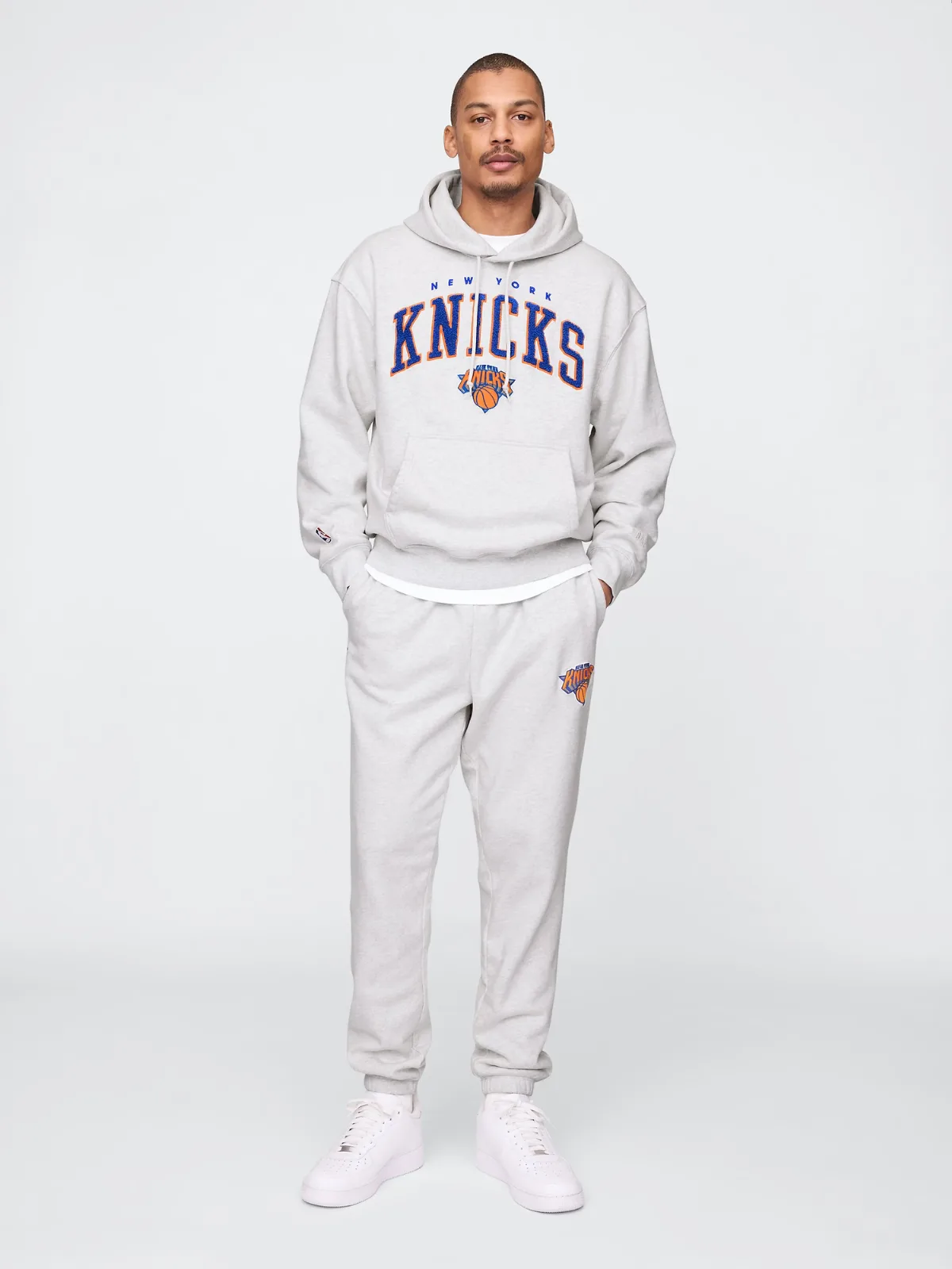 NBA New York Knicks Logo Heavyweight Joggers by Gap