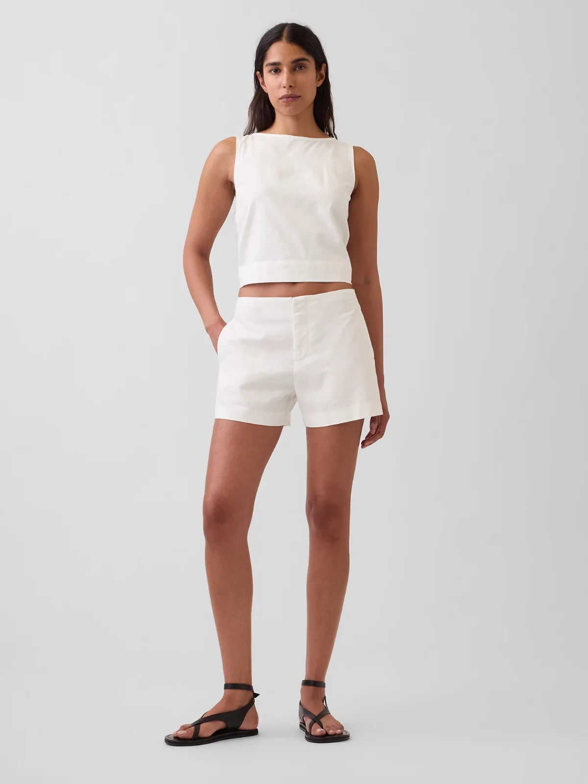 4 Mid Rise Linen-Blend Shorts by Gap