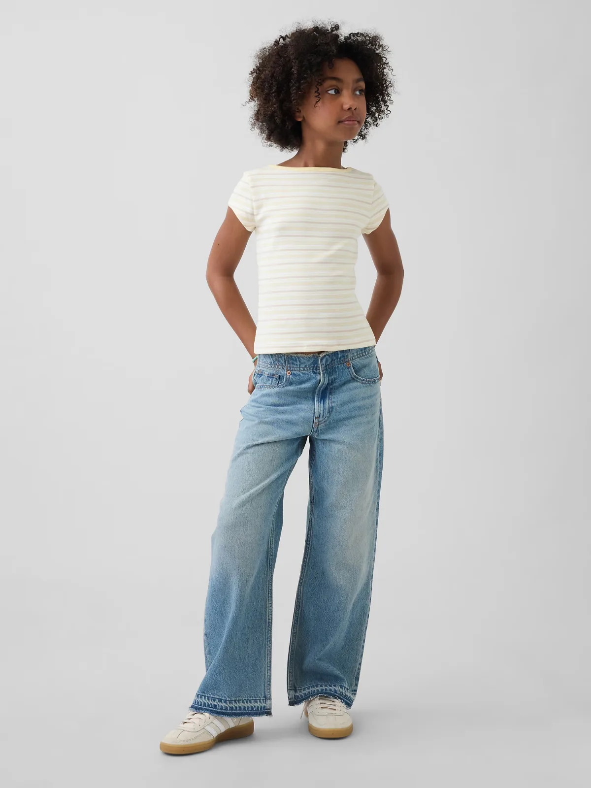 Low Rise Stride Wide-Leg Jeans by Gap