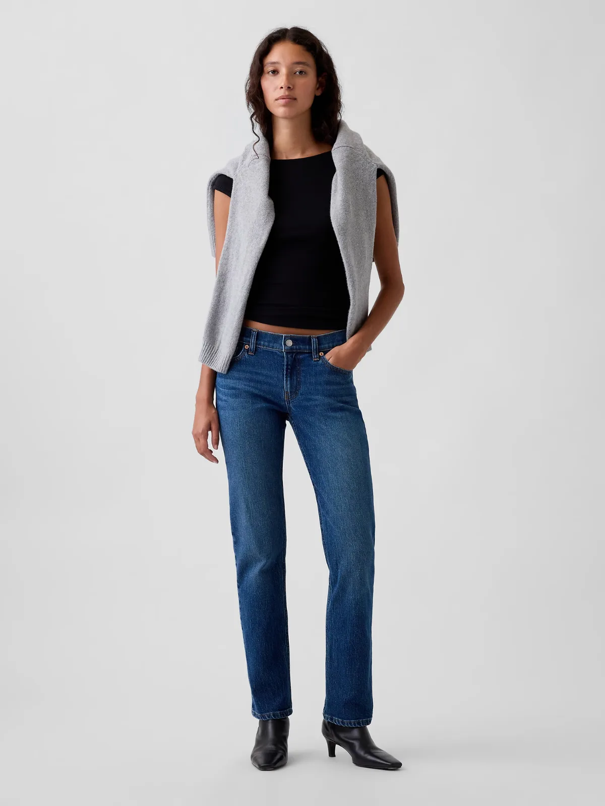 Low Rise 90s Slim Straight Jeans