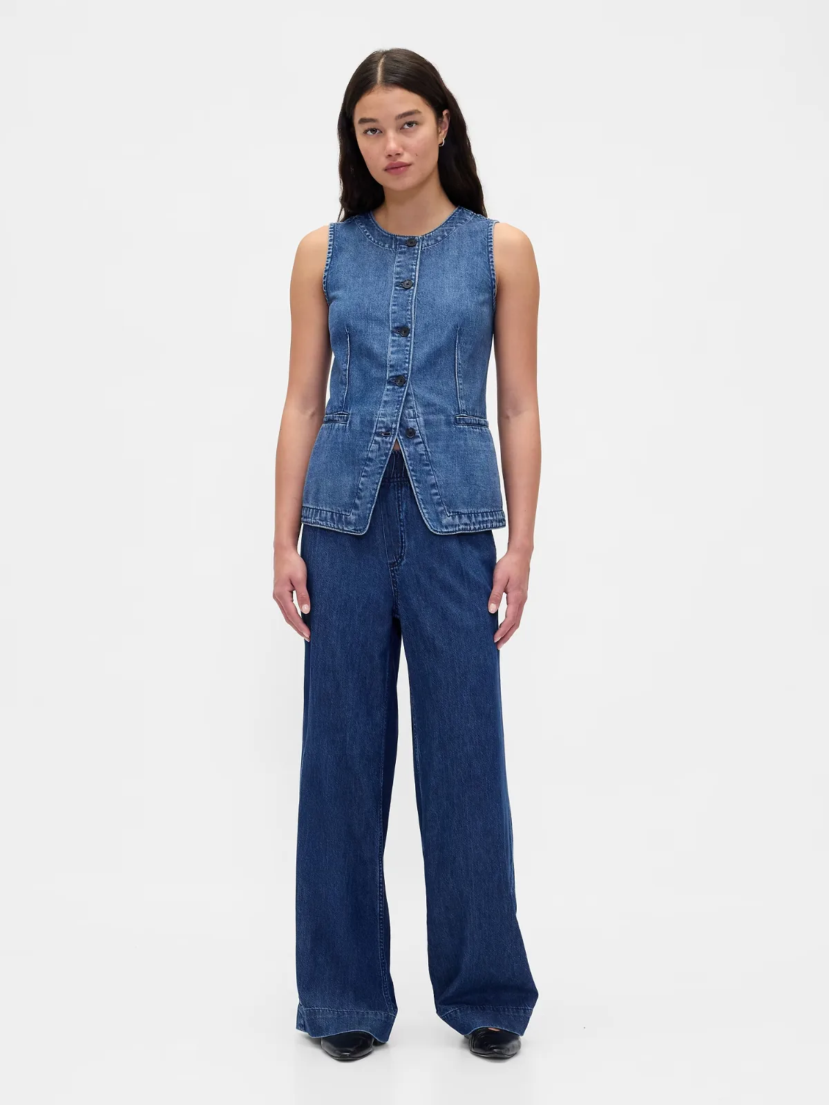 Mid Rise UltraSoft Pleated Baggy Jeans by Gap