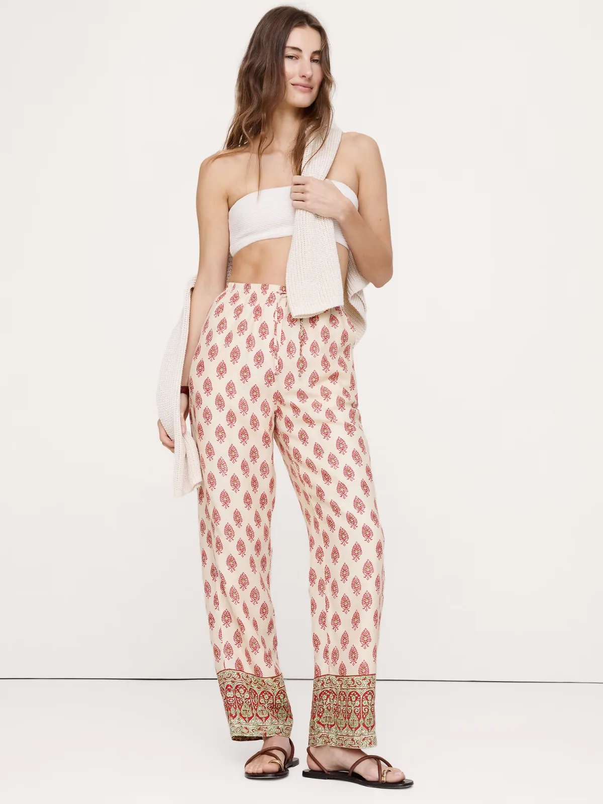 The Getaway Straight-Leg Pull-On Pant in Linen by Banana Republic