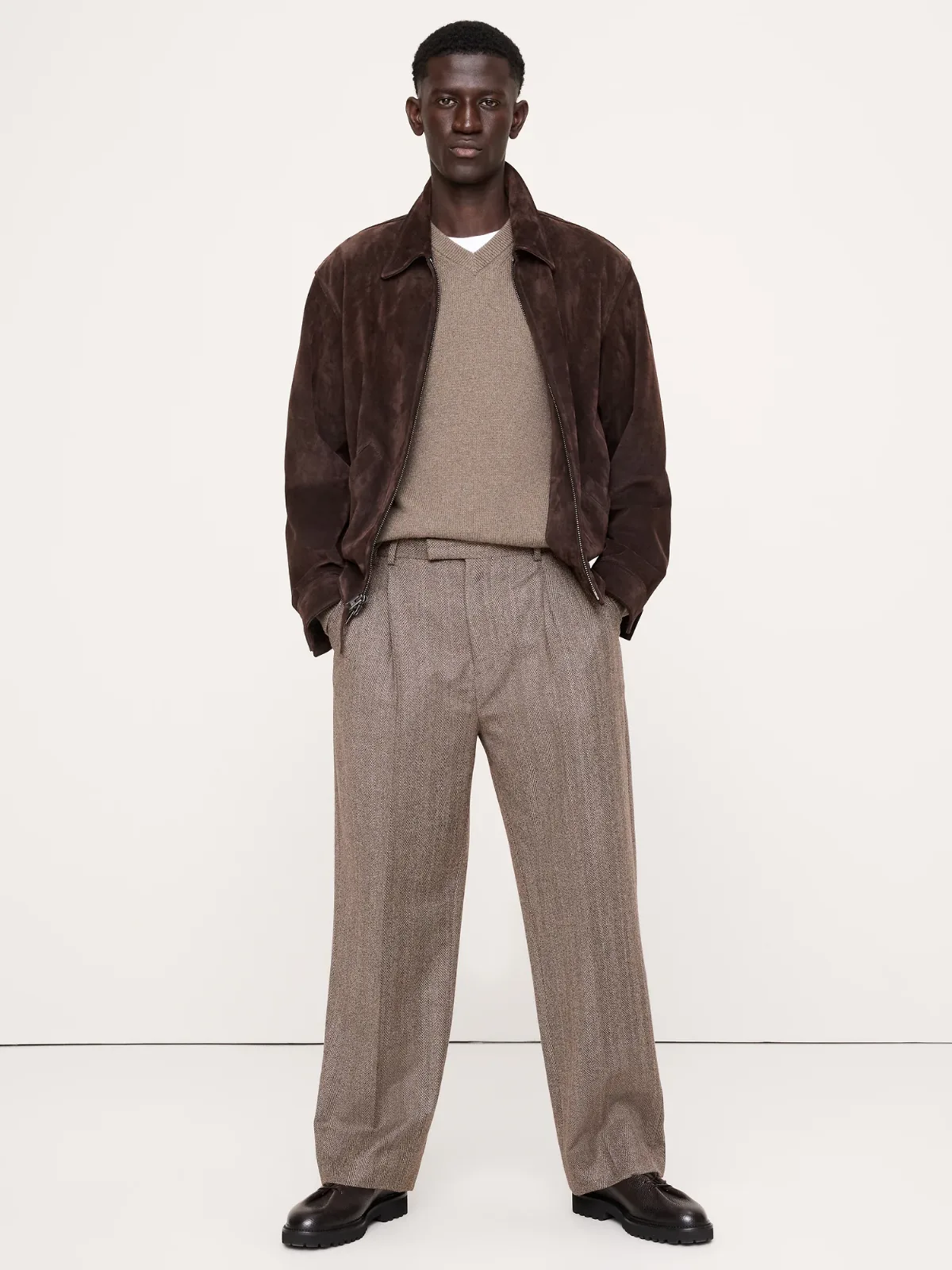 Relaxed Pleated Dress Pant