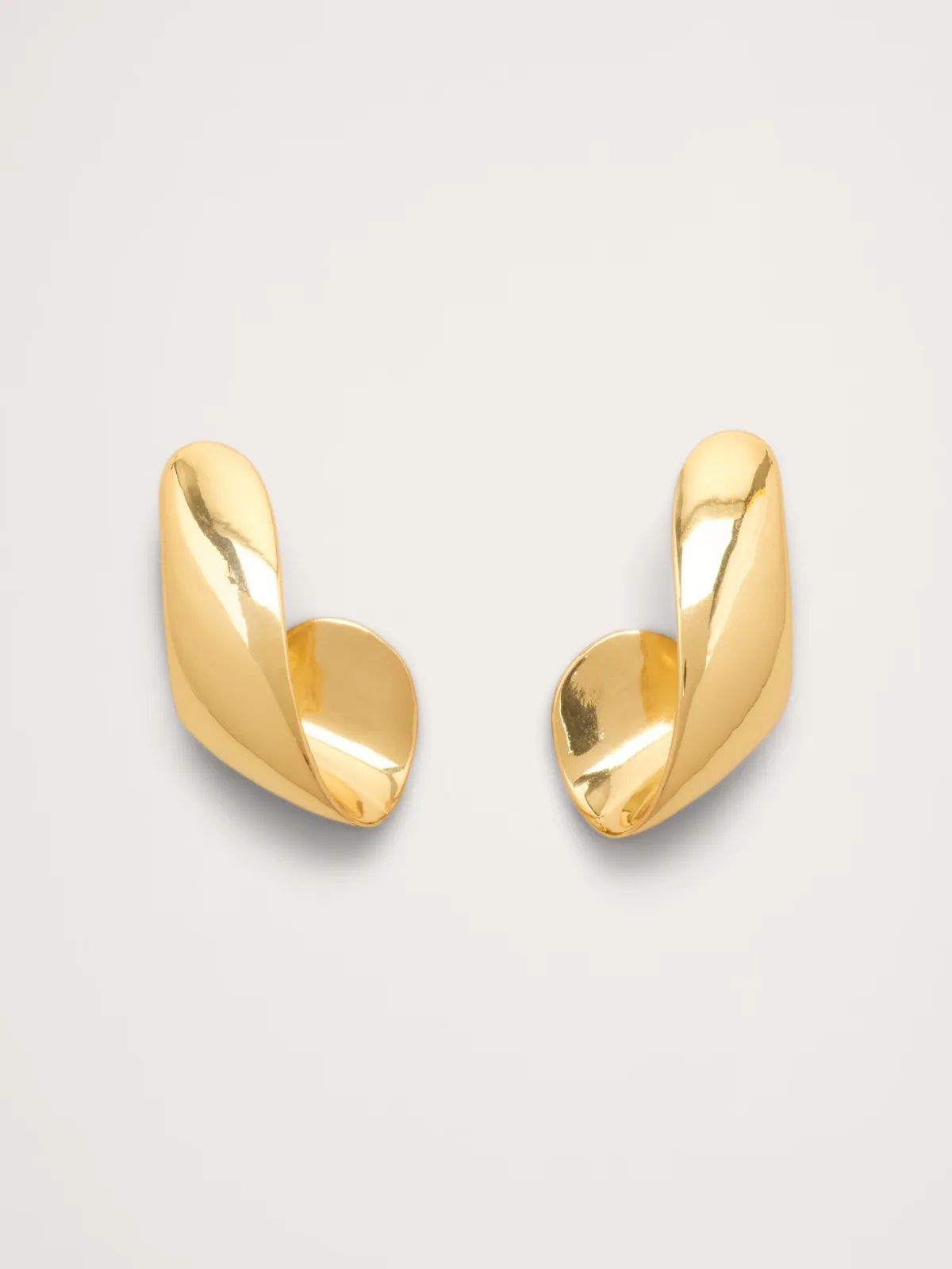Ribbon Dangle Earring