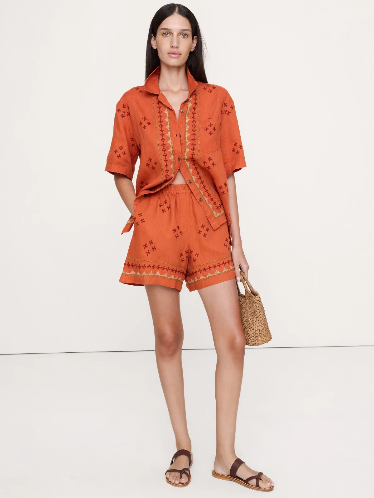Embroidered Linen 4 Pull-On Short by Banana Republic