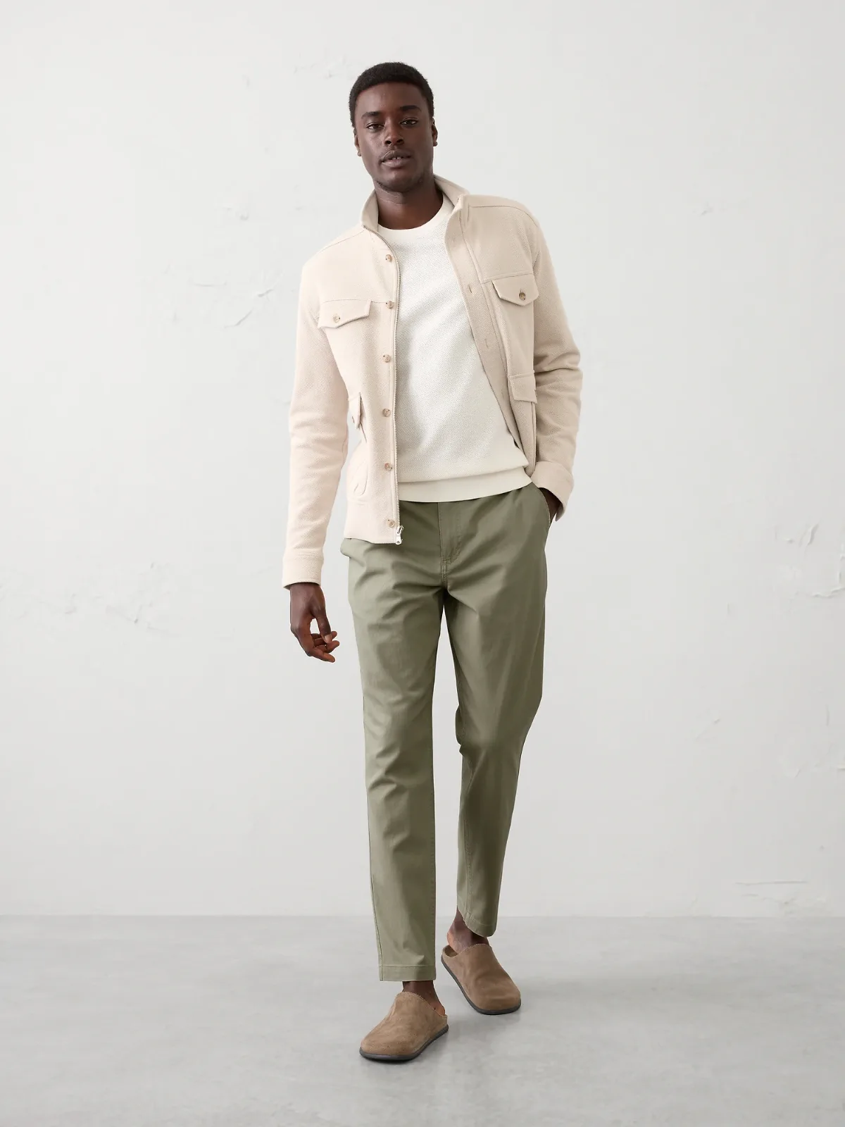 Athletic-Fit Summerweight Chino